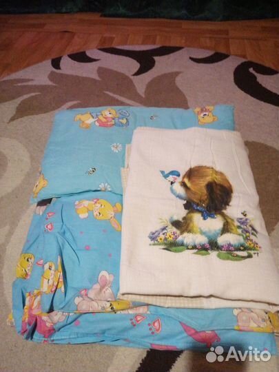 Детское одеяло и подушка в кроватку