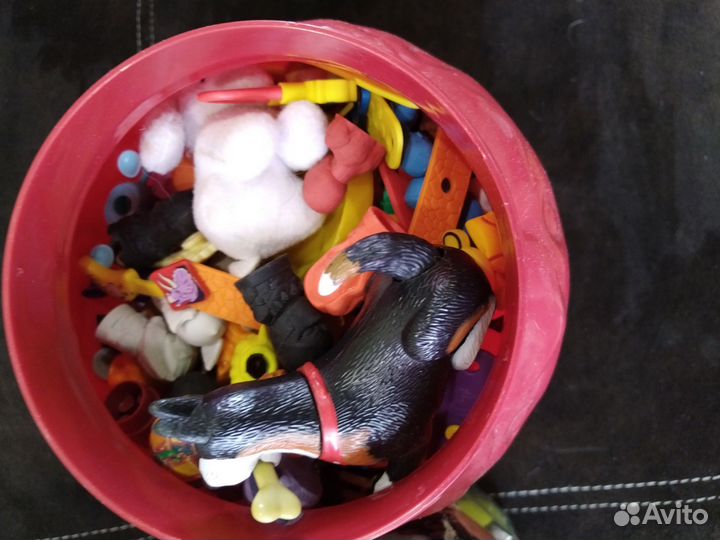 Огромный пакет киндеров