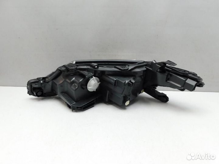 Фара правая Toyota Camry