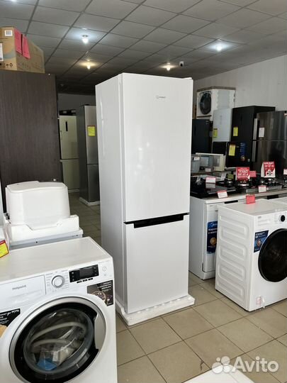 Новый Холодильник Indesit/185См/Гарантия/Качество
