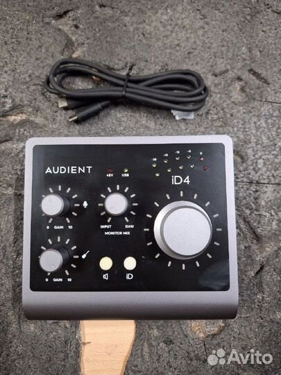 Аудиоинтерфейс Audient iD4 mkii (арт. 326272)