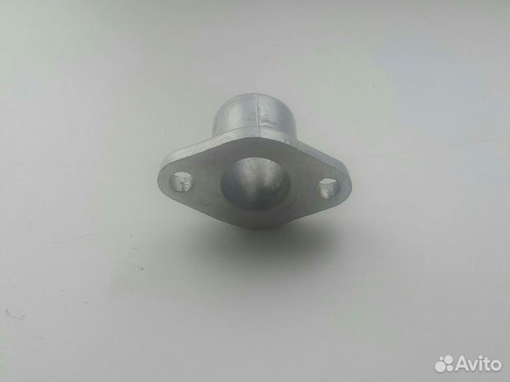 Впускной патрубок к карбюратору