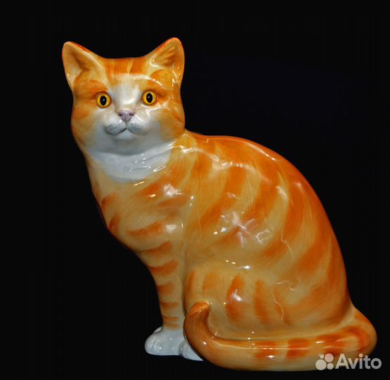 Фарфоровые кошка, конь