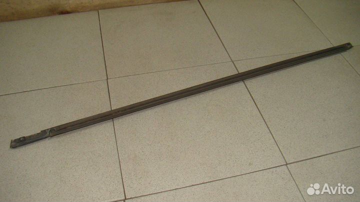 Накладка стекла переднего правого Chevrolet Lacet