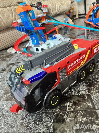 Пожарная машина с водой