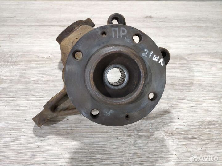 Кулак поворотный правый Peugeot 206