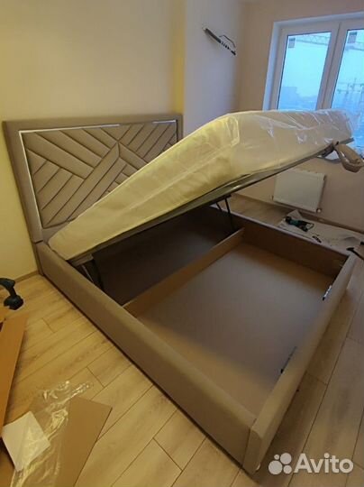 Кровать двухспальная 160 200