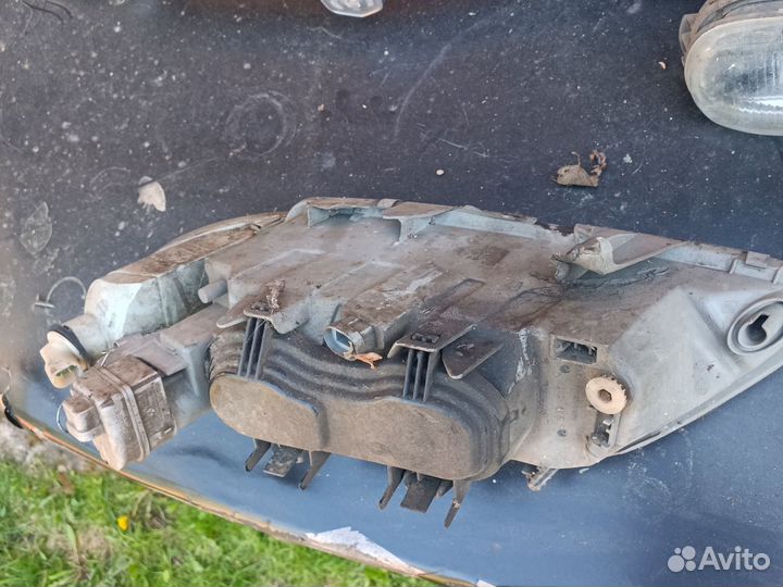 Фары передние Рено лагуна