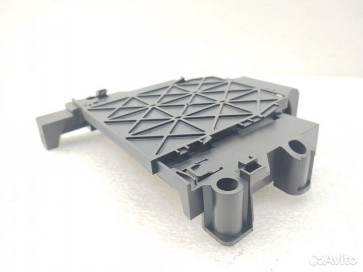 Кронштейн блока управления двигателем Volvo S80 2