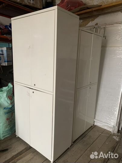 Шкаф металлический медицинский, кушетка