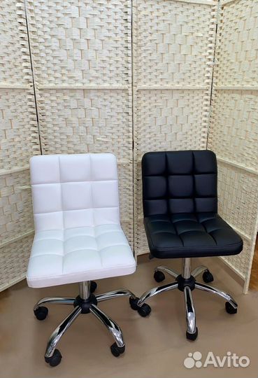 Стул мастера/косметолога со спинкой 