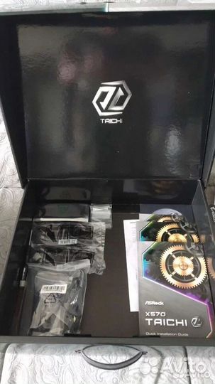 Материнская плата ASRock x570 taichi