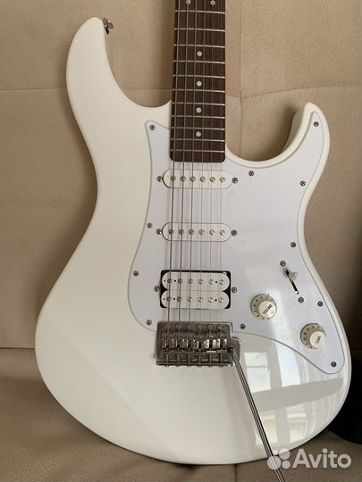 Электро гитара Yamaha Pacifica 012 White