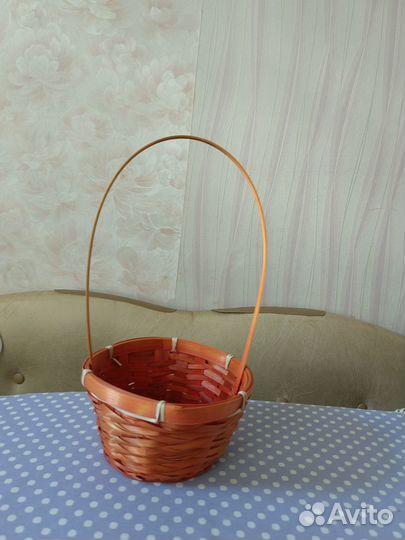 Корзиночка плетеная новая, красивая