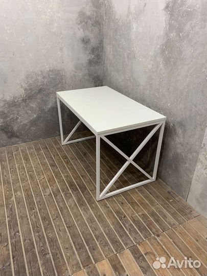 Стол в стиле лофт