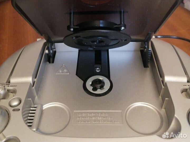 Магнитола Hyundai CD/кассетная