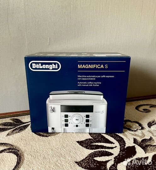 Кофемашина DeLonghi ecam 22.110.B