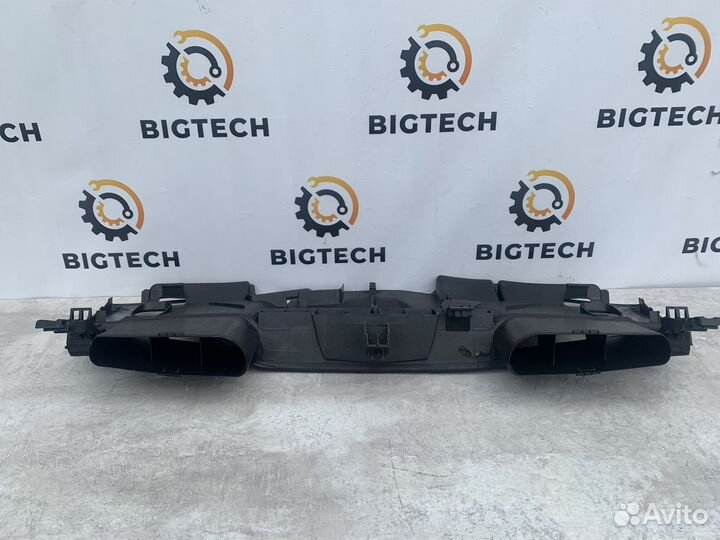 Воздуховод на передней панели Mercedes A2125000255