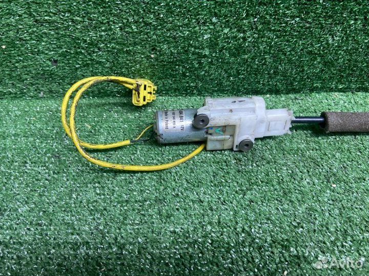 Моторчик ремня безопасности Volkswagen Touareg