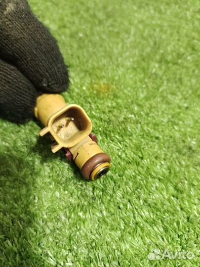 Форсунка Volvo S40 седан 2.4 B5244S 2008