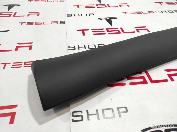 Накладка порога рокерной панели Tesla Model Y 2020
