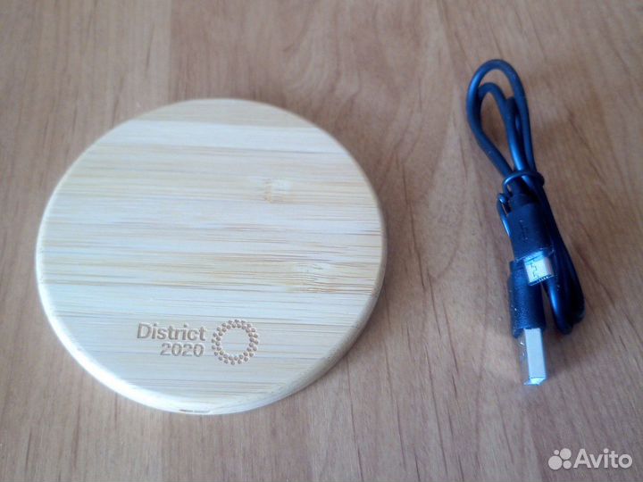 Беспроводная зарядка деревянная