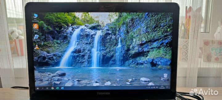 Ноутбук Toshiba satellite core i5/8Gb озу/SSD+HDD