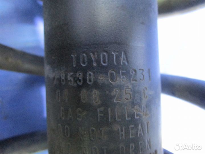 Стойка подвески задняя Toyota Avensis AZT250