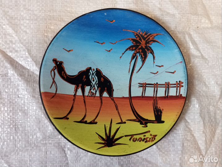 Тарелка сувенирная рельефная