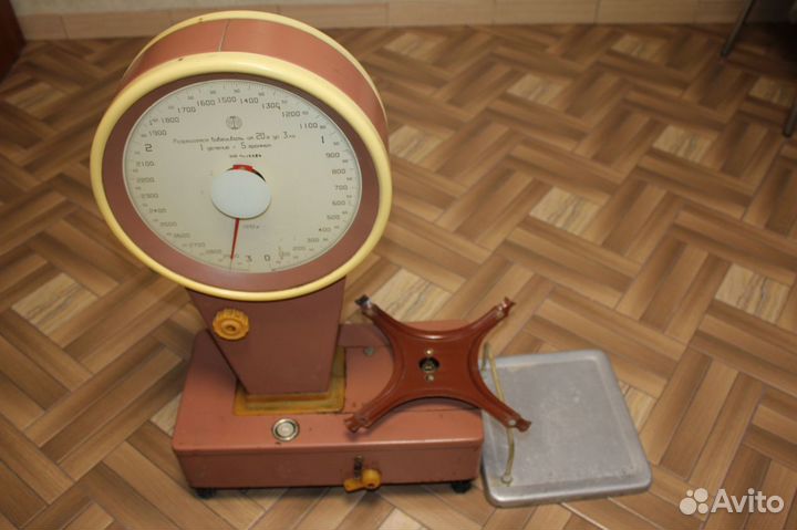 Весы механические циферблатные из СССР