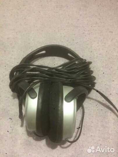 Проводные наушники