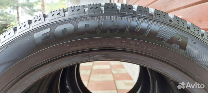 Pirelli Formula Ice 215/50 R17 95T