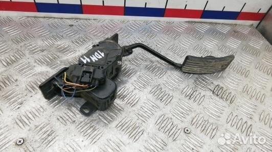 Педаль газа mitsubishi pajero 4 (1DN11NW01)