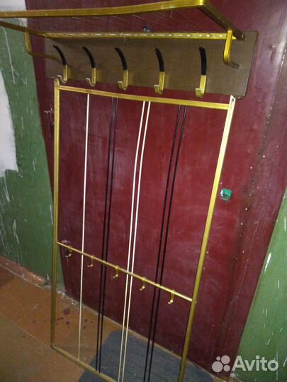 Вешалка в прихожую