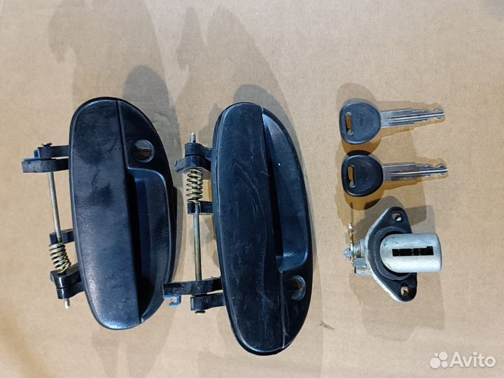 Замок зажигания Chevrolet Laanos