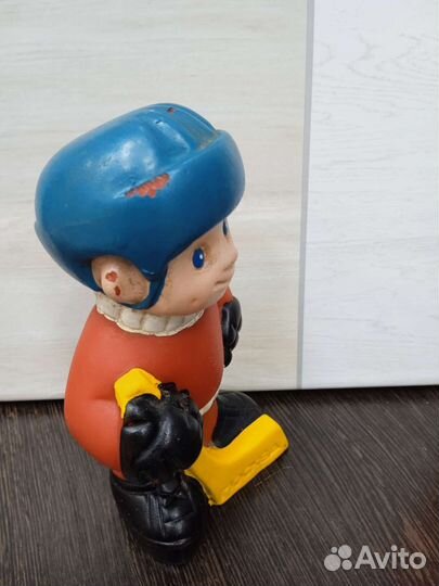 Игрушка хоккеист СССР (редкая)