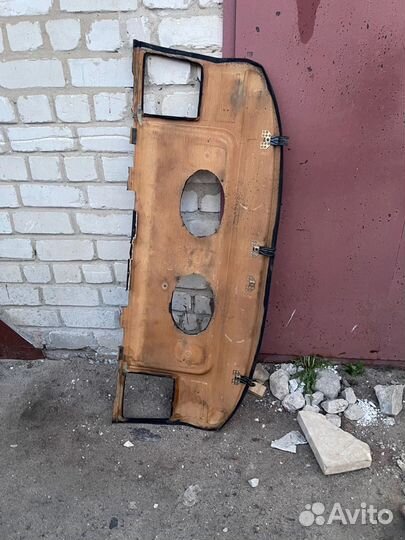 Часть салона и полка бмв е34