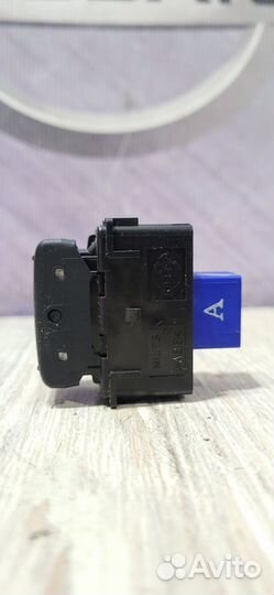 Кнопка многофункциональная Nissan teana J32 Прав