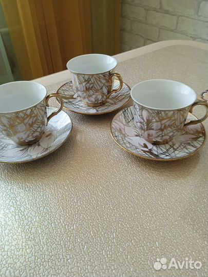 Чайные чашки с блюдцами