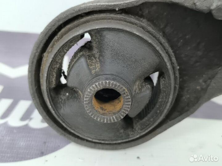 Рычаг передний правый Toyota Avensis T250