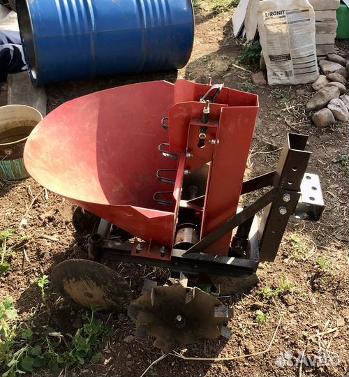 Картофелесажалка для мотоблока