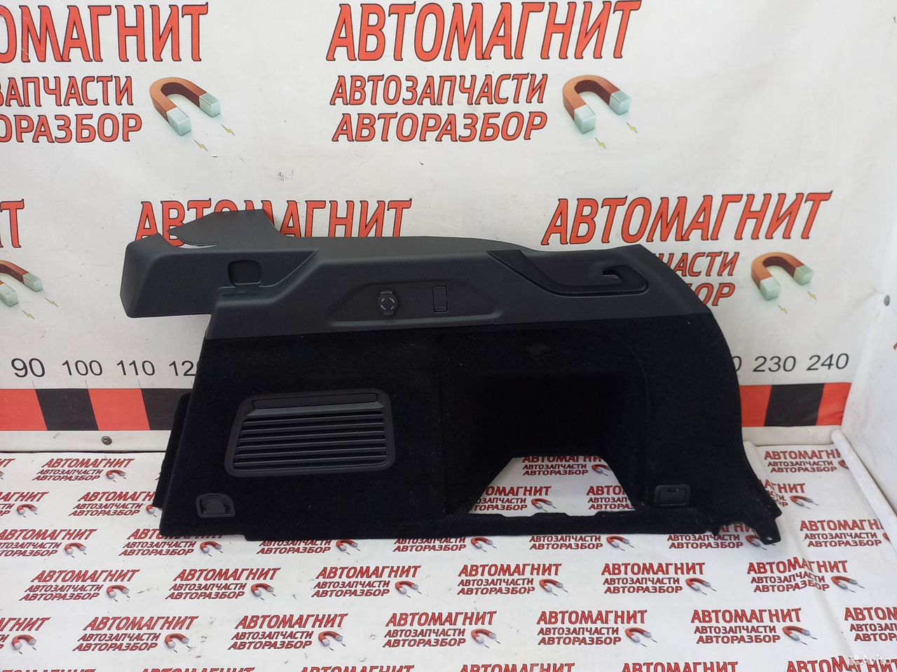 Обшивка багажника правая Voyah Free Воях Фри