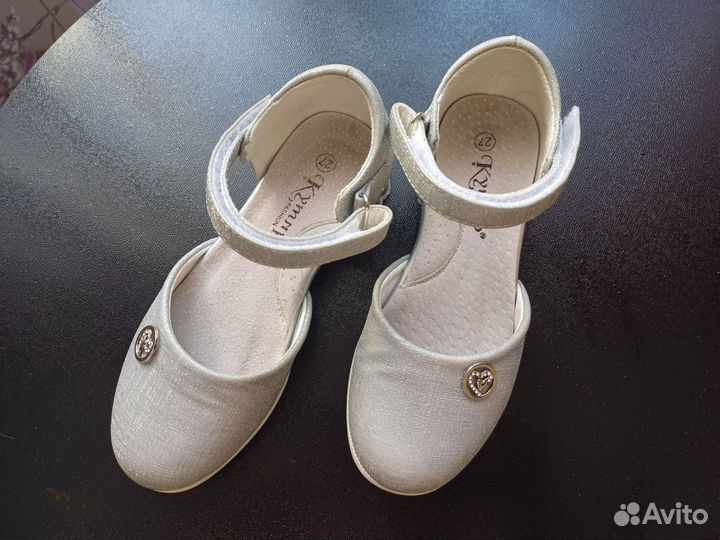 Праздничные туфли для девочки