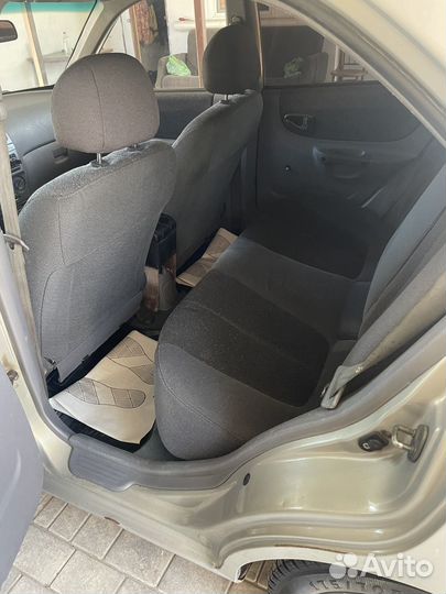 Hyundai accent