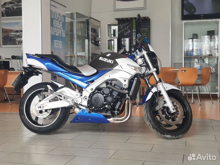 Suzuki GSR 400