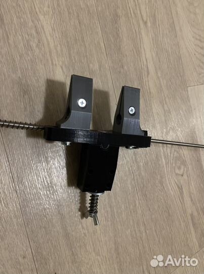 Поворотный механизм точилки