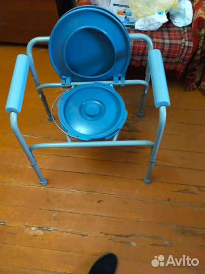 Санитарный стул-туалет