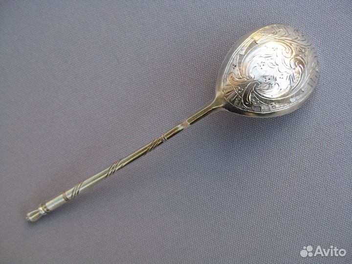 Чайная ложка резная массив серебра 84-й пр. Москва
