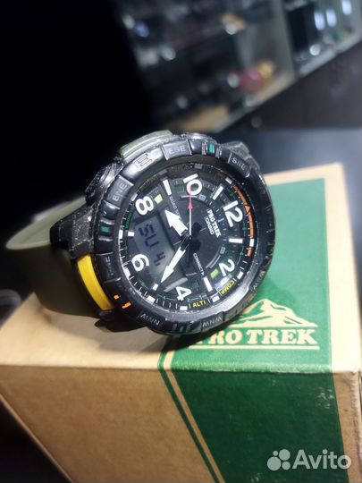 Часы casio pro trek