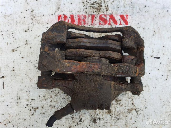 Суппорт передний правый Пежо 206